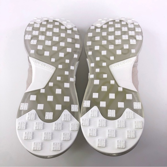 $895 Mens Givenchy "Giv 1 Lite" Runner Sneakers Cream/White Shoes - Picture 3 of 9